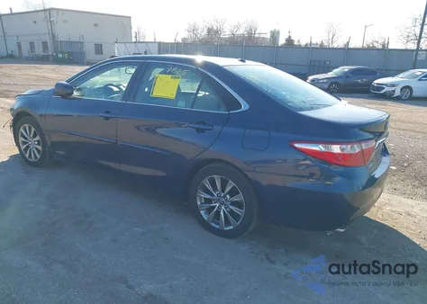 2015 Toyota Camry Xle V6 z USA, uszkodzony, nr VIN 4T1BK1FK4FU555886
